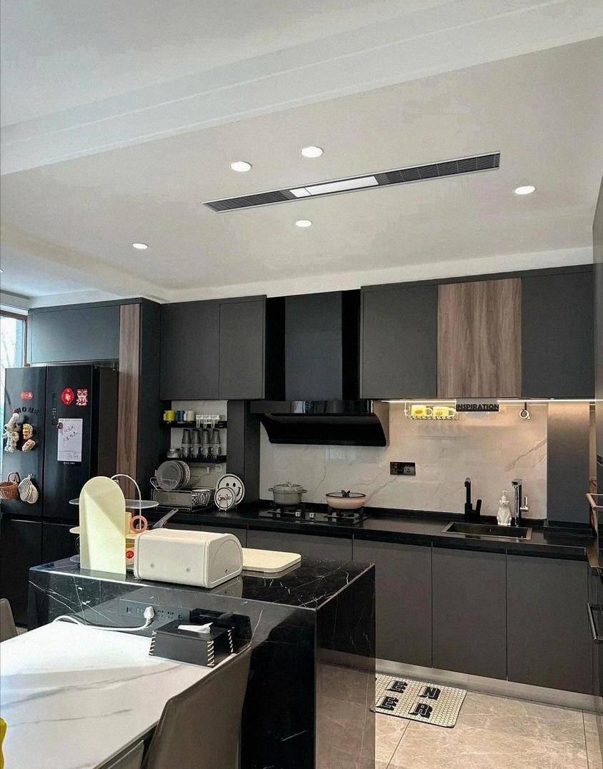 这套房子不靠夸张材料取胜靠把日常打理到发光干净到能映出灯具的轮廓开元棋牌46岁秦岚的豪宅爆了全屋精致温暖一尘不染刚好适合两个人住(图2)