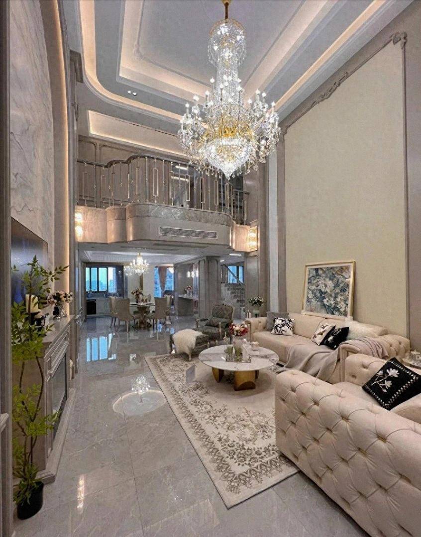 这套房子不靠夸张材料取胜靠把日常打理到发光干净到能映出灯具的轮廓开元棋牌46岁秦岚的豪宅爆了全屋精致温暖一尘不染刚好适合两个人住(图6)